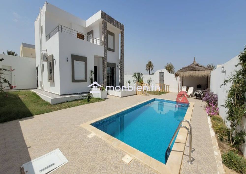 GRANDE VILLA AVEC PISCINE A DJERBA - RÉF L762