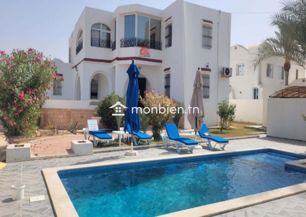 VILLA AVEC PISCINE EN ZONE TOURISTIQUE DJERBA-RÉF L758