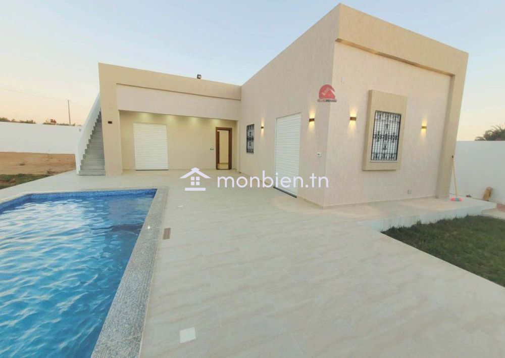 VENTE VILLA AVEC PISCINE À SIDI JMOUR DJERBA ZA - RÉF V682