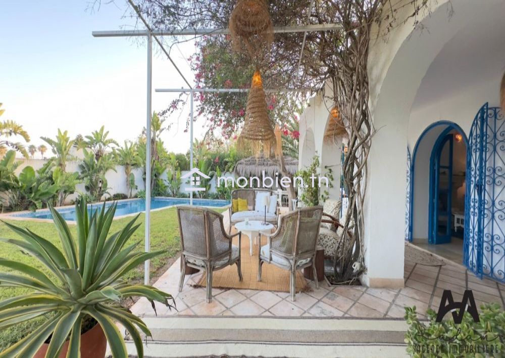 Villa s+3 meublé avec piscine te jardin à Maamoura Plage, Nabeul.