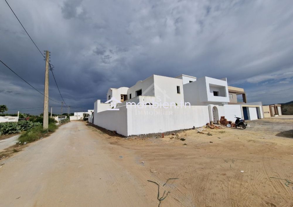 Charmante villa avec piscine encours de finition à vendre à Hammamet 51355351