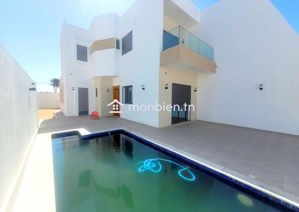 VILLA  AVEC PISCINE À HOUMT SOUK DJERBA ZU - RÉF V 629