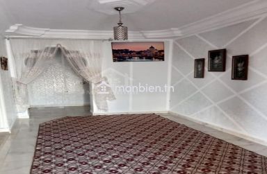 Maison avec étage inachevé et garage à Hammamet Sud à vendre 51355351