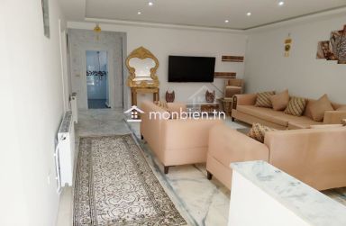 Villa de 2 étages indépendants avec piscine à vendre à 550 MD 51355351