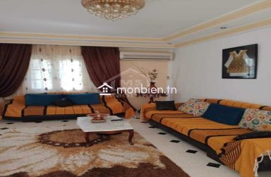 Location estivale: Villa meublée S+4 avec piscine à louer à Hammamet 51355351