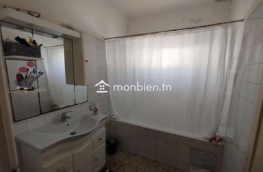 A vendre un appartement s+2à cité la STEG Carthage.