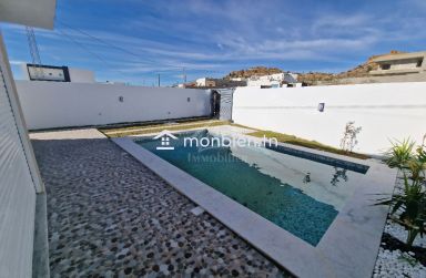 Charmante villa avec piscine à vendre à Hammamet Sud51355351