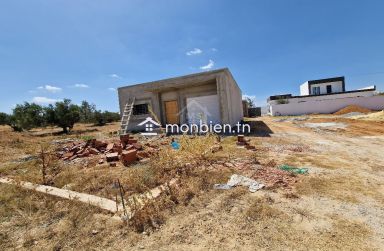 Villa avec piscine et garage encours de construction à vendre 51355351