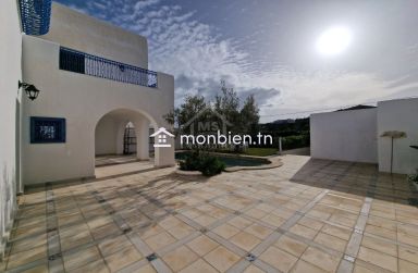 Une villa toute neuve avec piscine à Hammamet Nord à vendre 51355351