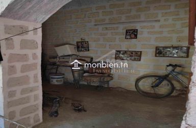 Maison arabe S+3 à vendre à Korba 51355351