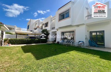 Villa Opulente à Louer à La Marsa Nassim