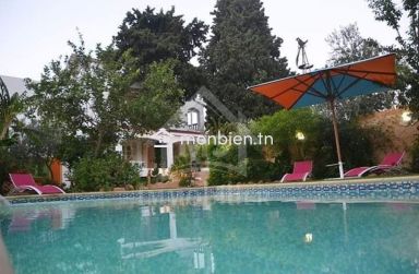 Location estivale: Villa avec piscine et jardin à louer 51355351