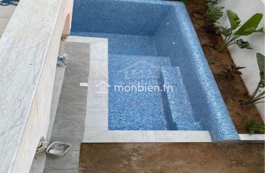 Charmante villa avec piscine encours de finition à vendre à Hammamet 51355351