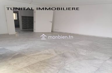 kheireddine A Vendre appartement haut standing au 1ere étage jamais habité dans une résidence gardée .