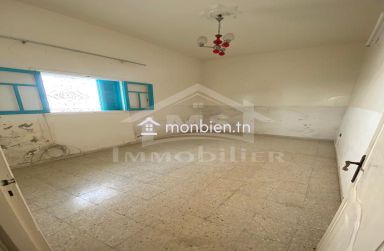 Une maison arabe S+3 avec patio et jardin à vendre à Nabeul 51355351