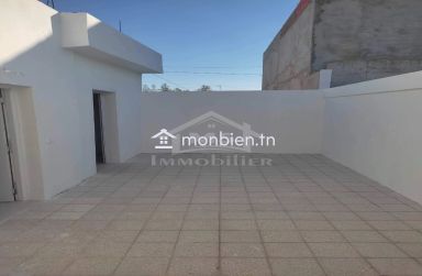 Belle maison S+2 avec jardin à Hammamet Sud à vendre 51355351