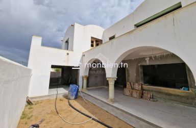 Charmante villa avec piscine encours de finition à vendre 51355351