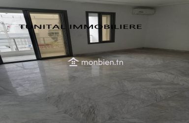 kheireddine A Vendre appartement haut standing au 1ere étage jamais habité dans une résidence gardée .