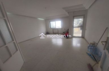 À vendre un appartement S+4 à Manar 2