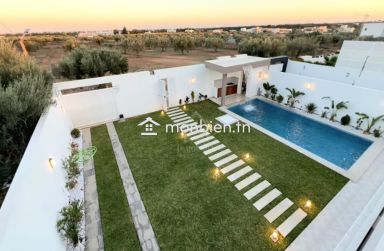 Villa S+4 toute neuve avec piscine à vendre à Hammamet Sud 51355351