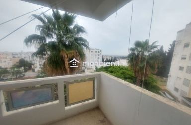 À vendre un appartement S+4 à Manar 2