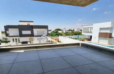 Duplex avec piscine encours de finition à vendre à Hammamet 51355351