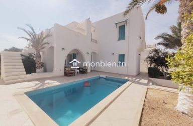 VILLA AVEC PISCINE - TITRÉE À DJERBA MIDOUN ZU