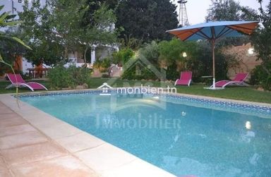 Location estivale: Villa avec piscine et jardin à louer 51355351