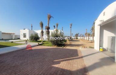 GRANDE MAISON SUR MEZRAYA DJERBA ZA