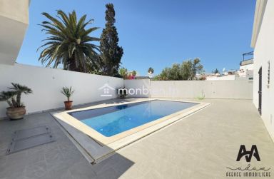 Villa S+6 avec Jardin et Piscine à El Maamoura Plage.