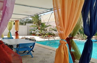 Location estivale: Villa meublée S+4 avec piscine à louer à Hammamet 51355351