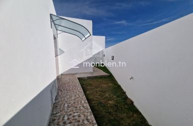 Villa S+2 toute neuve avec piscine à vendre à Hammamet Sud 51355351