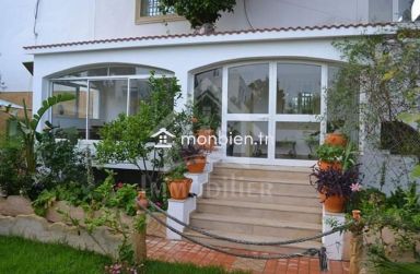 Location estivale: Villa avec piscine et jardin à louer 51355351