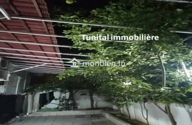 L'Aouina a vendre appartement au rez de chaussé haut standing dans une résidense R+2