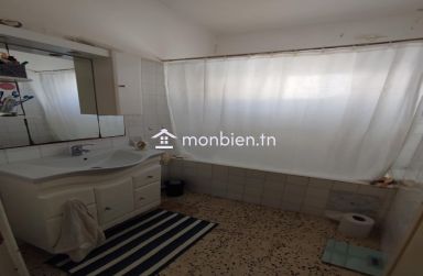 A vendre un appartement s+2à cité la STEG Carthage.