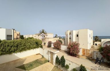 Villa en Duplex s+4 à Jinen Beni Khiar.