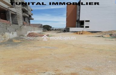 La marsa bhar lazreg pas loin de Cité el Khalil  A vendre terrain   bon emplacement pour une petite immeuble  R+2 ( possible de construire 7 appartements).