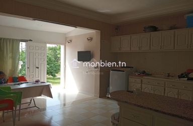 Maison avec garage et jardin à vendre à Birbouregba 51355351