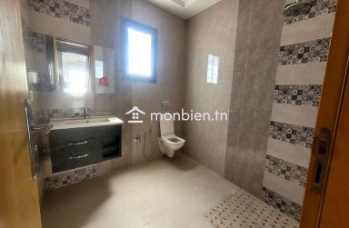 VILLA  AVEC PISCINE À HOUMT SOUK DJERBA ZU - RÉF V 629