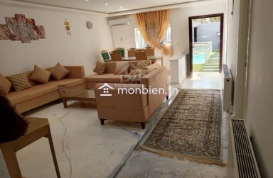 Villa de 2 étages indépendants avec piscine à vendre à 550 MD 51355351